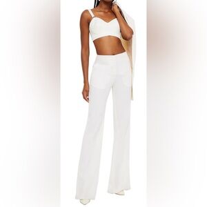 🤍✨ STELLA MCCARTNEY
Picot-trimmed embroidered twill bra top ✨🤍